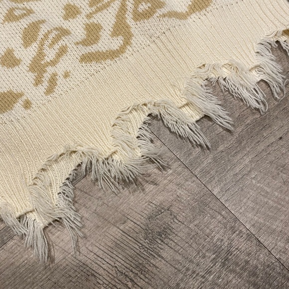 Animal Print Distressed Sweater - Picture 3 of 6